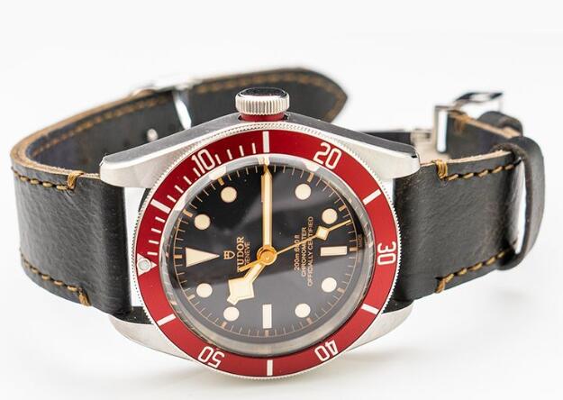 Tudor BLACK BAY M79230R-0011 Replica Watch